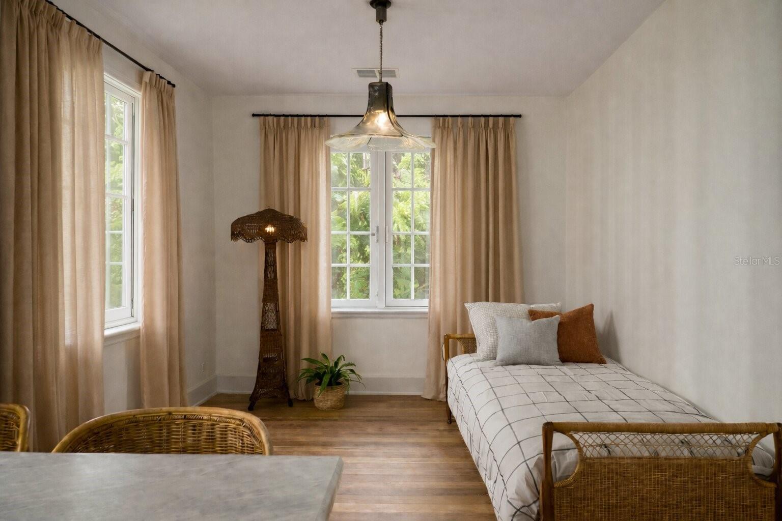 403 Jasmine Way - Carriage house living room.