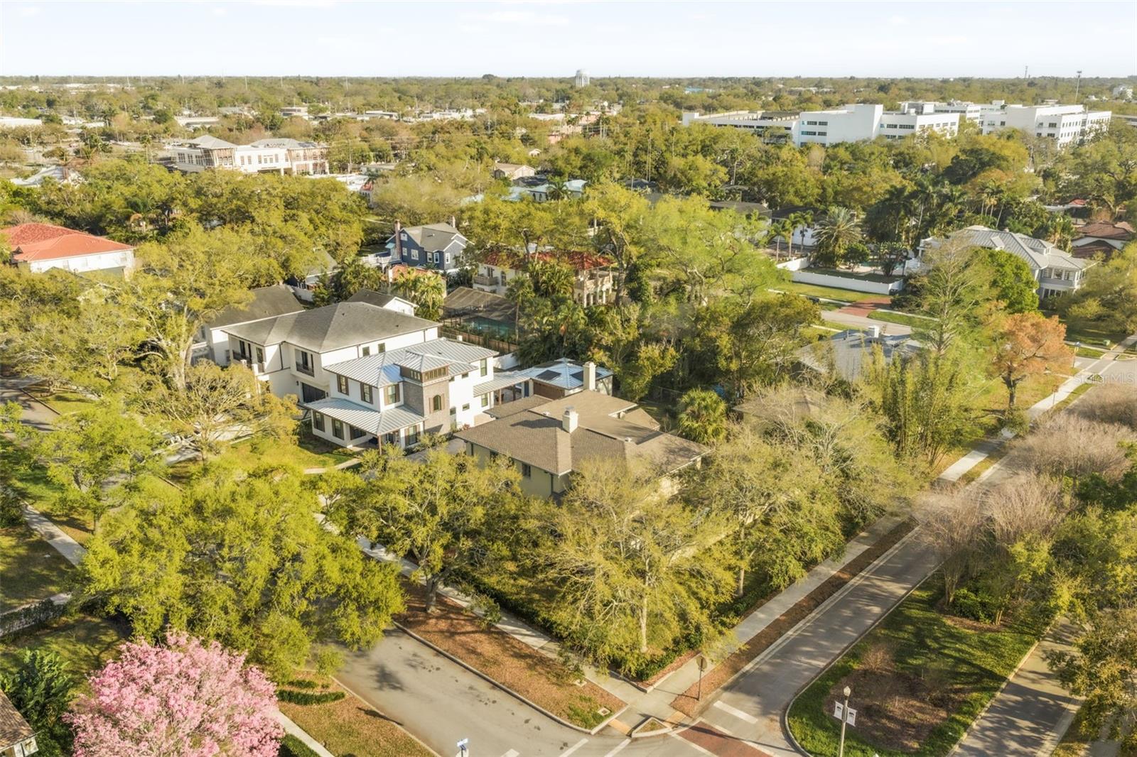 403 Jasmine Way - Corner lot