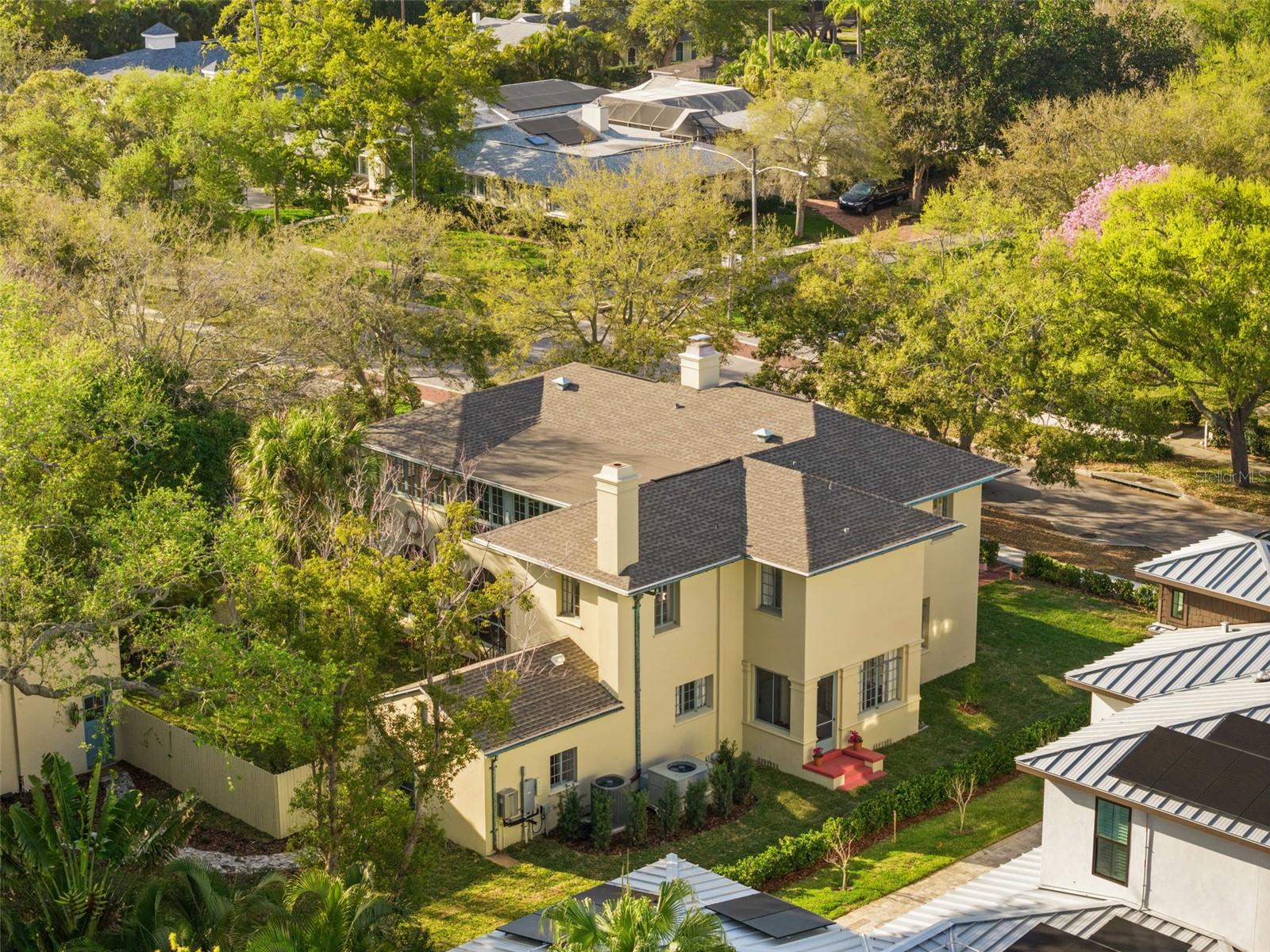 403 Jasmine Way - East entrance