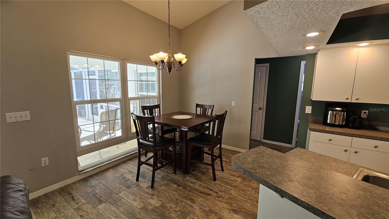 Breakfast area adjacent to the kitchen
