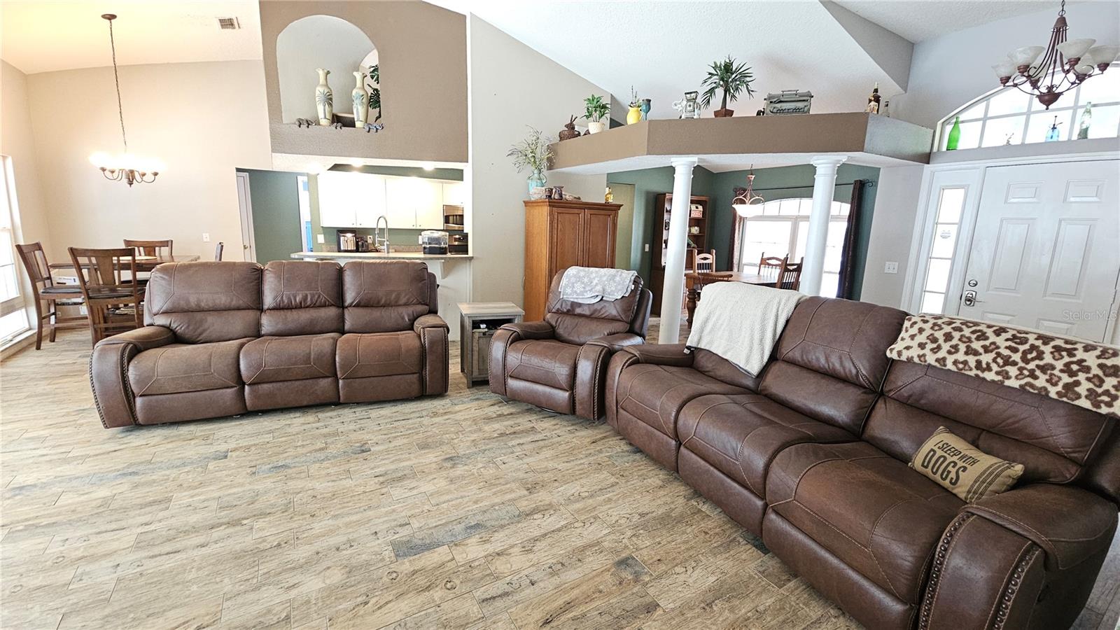 Spacious Open Floor plan with vaulted living room ceilings