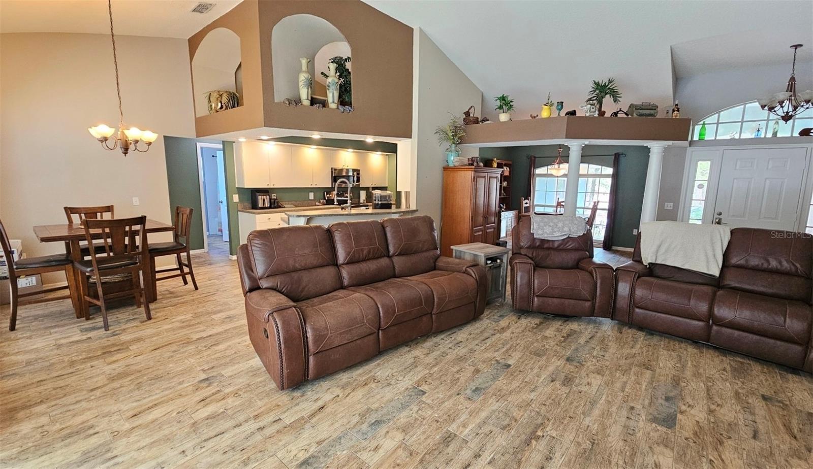 Spacious Open Floor plan with vaulted living room ceilings