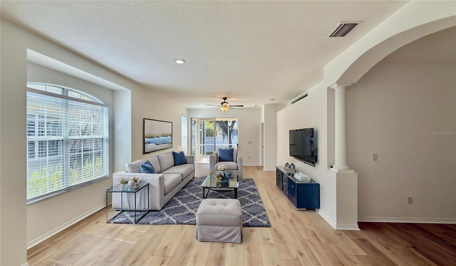 VIRTUAL STAGE LIVING ROOM