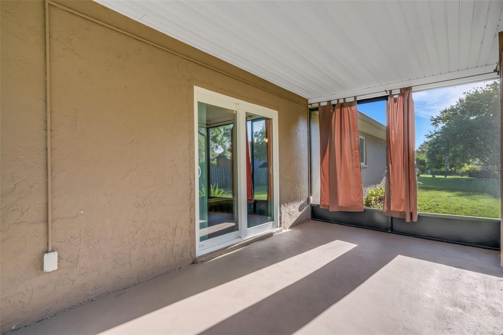 GREAT Private backyard