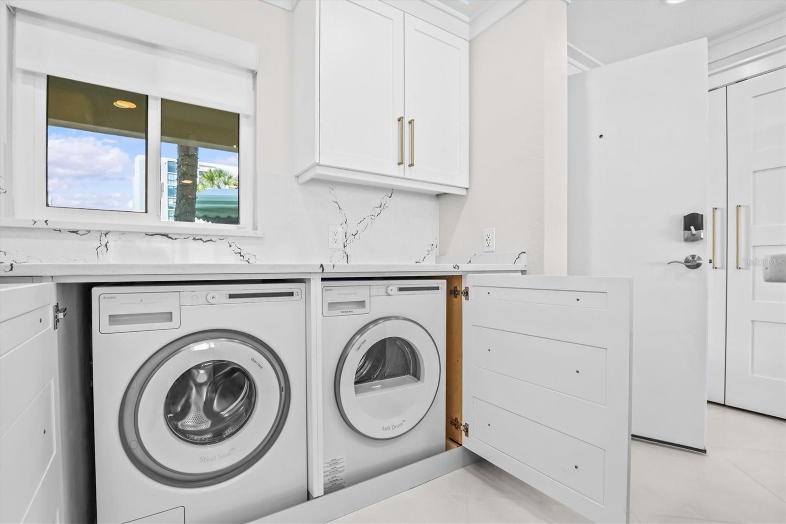 In-Unit Washer & Dryer