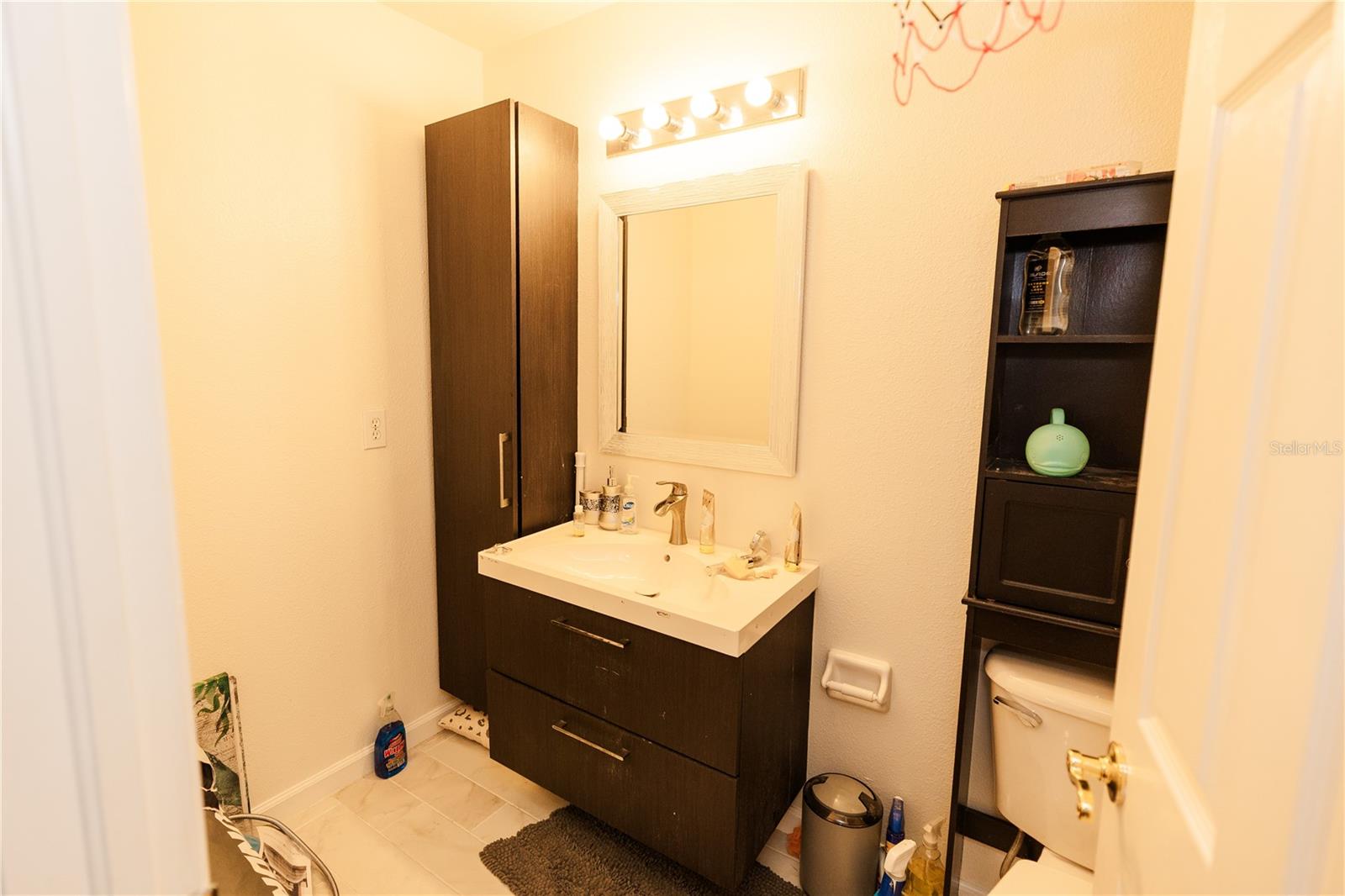 Secondary Bedroom En-Suite Bathroom