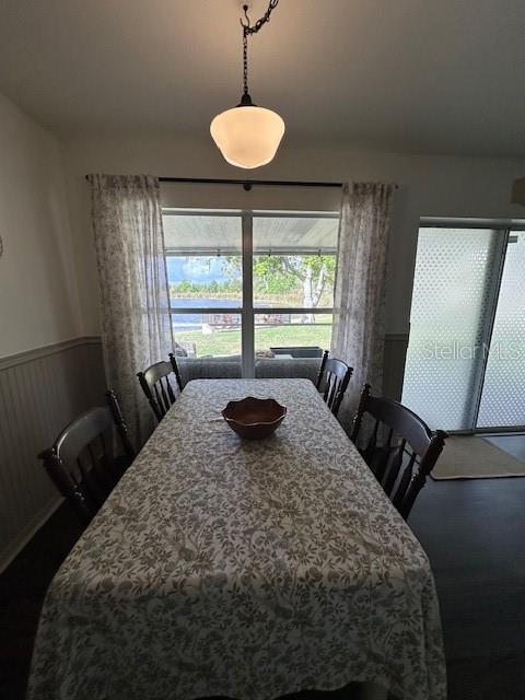 Kitchen eat in space