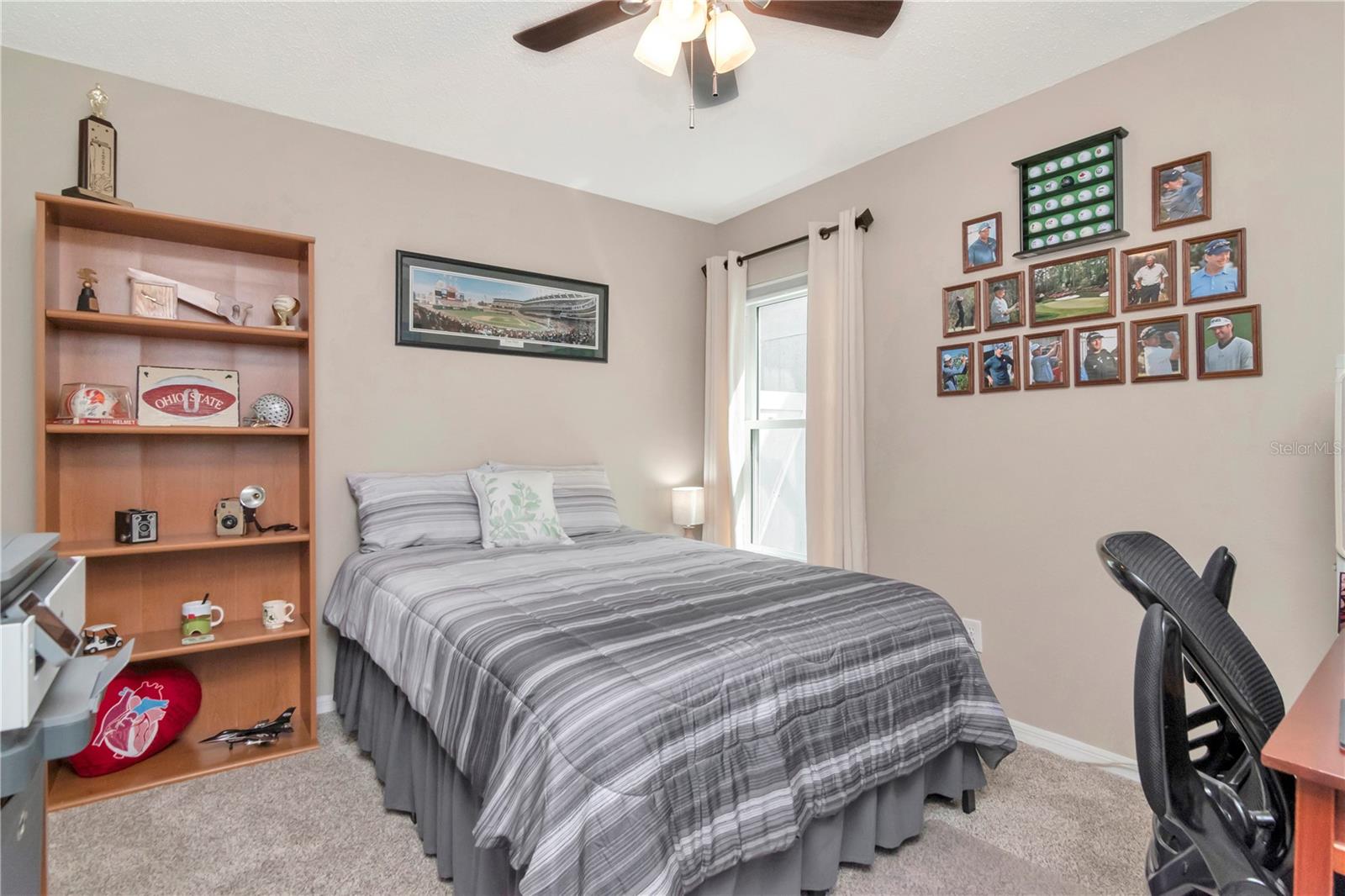 Guest Bedroom 1 with new carpet