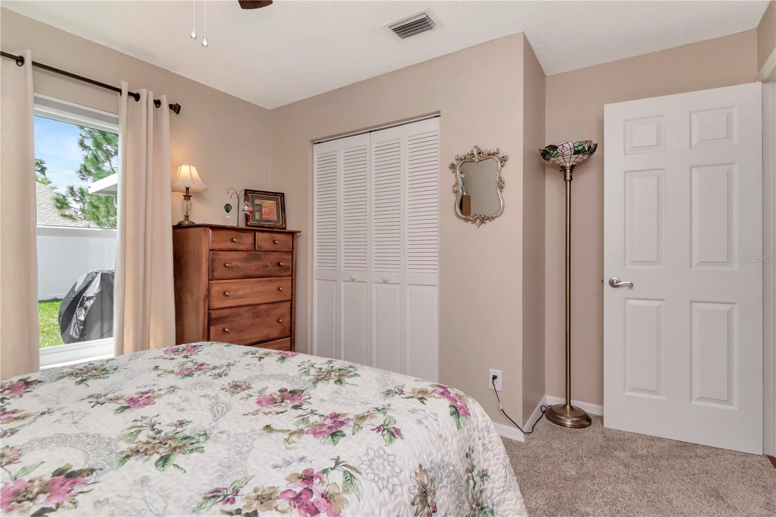 Guest Bedroom 2 with new carpet