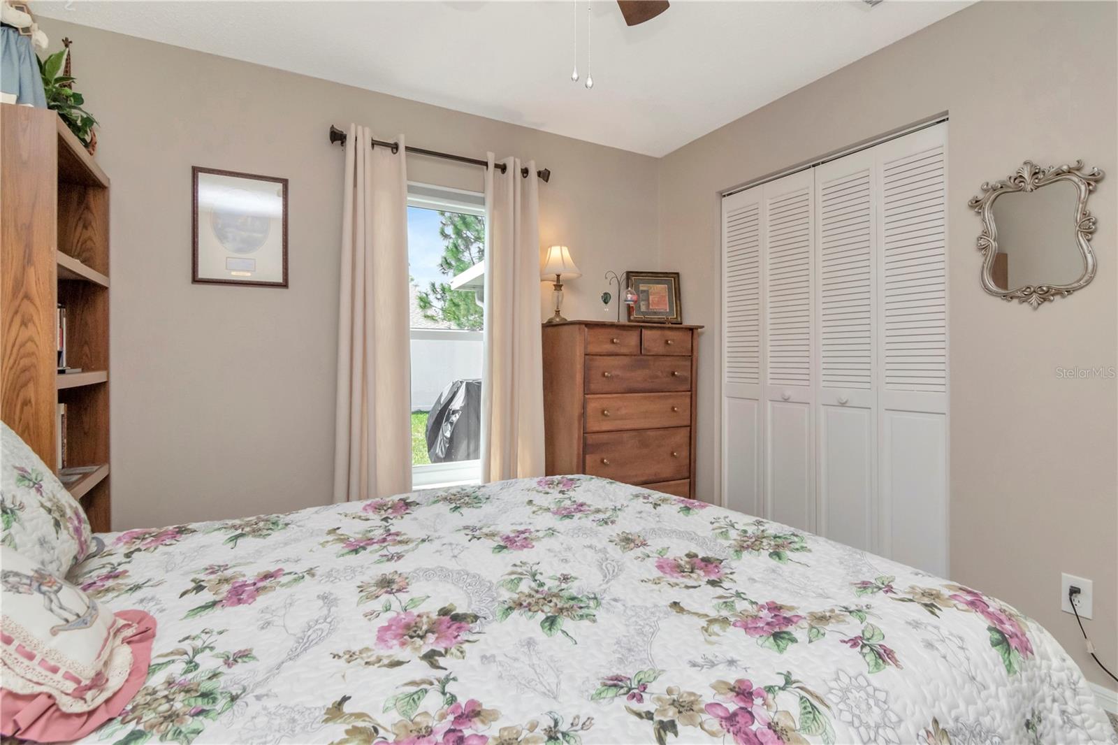 Guest Bedroom 2 with new carpet