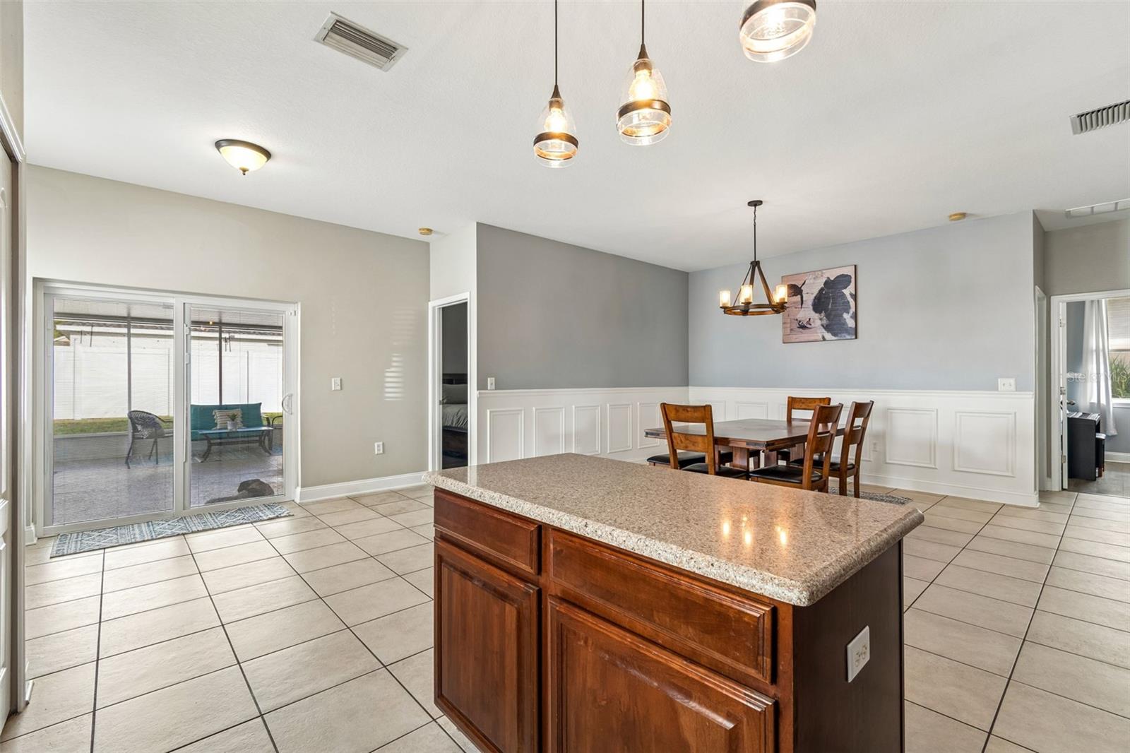 Kithchen Island Makes this Space Large and functional