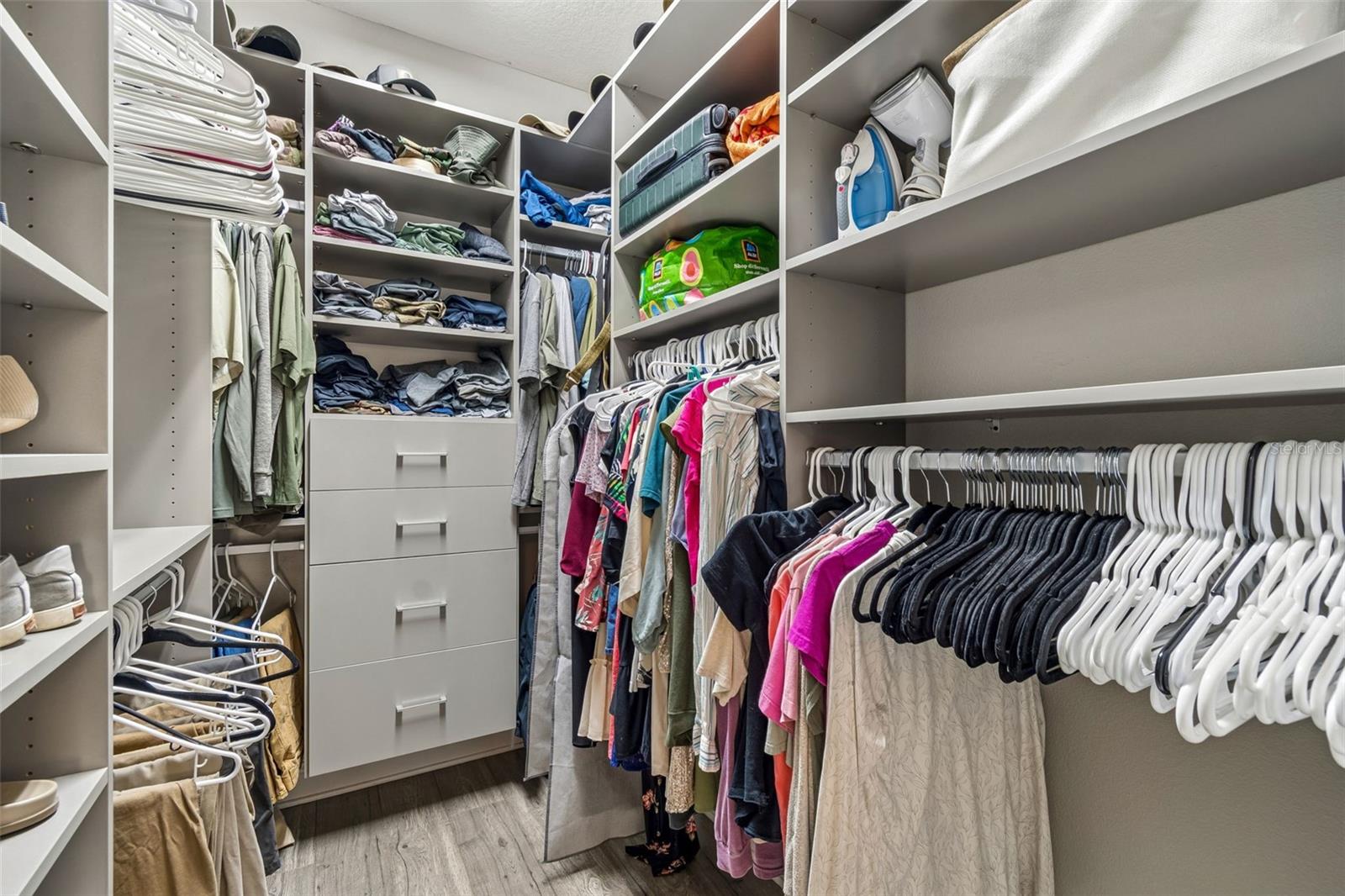 Walk in Closet with Buiilt ins