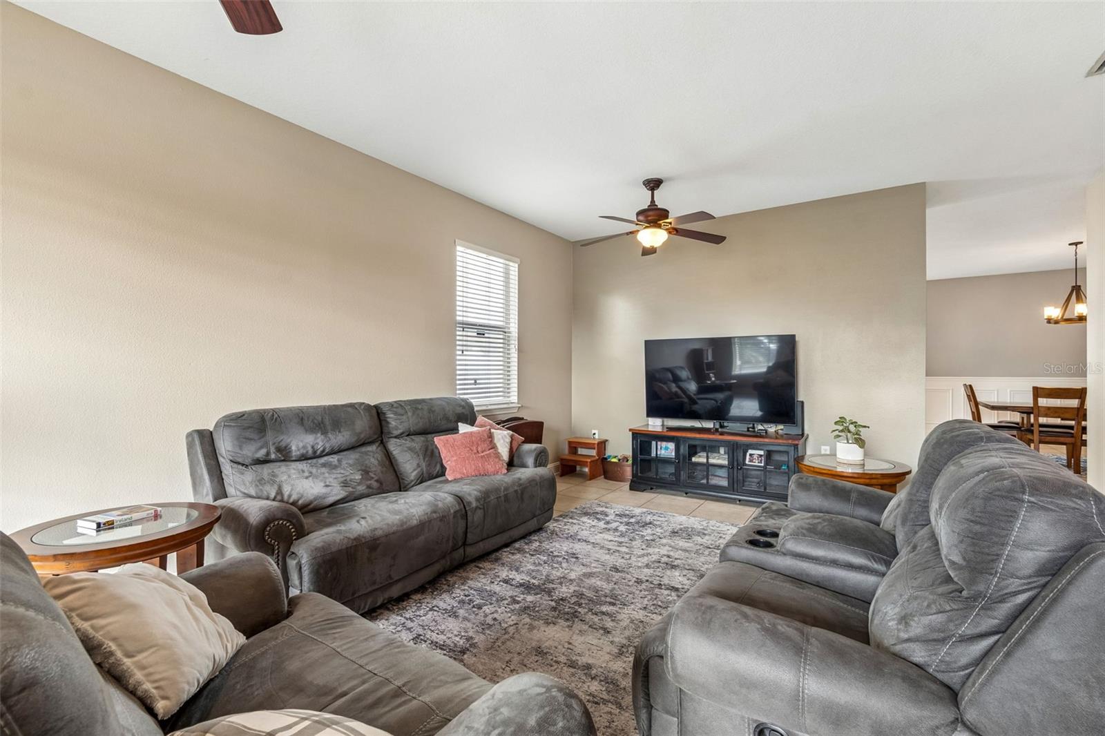 Spacious Family Room