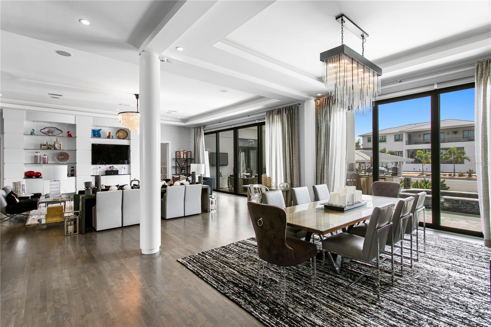 Spacious Dining & Living Area for Entertaining