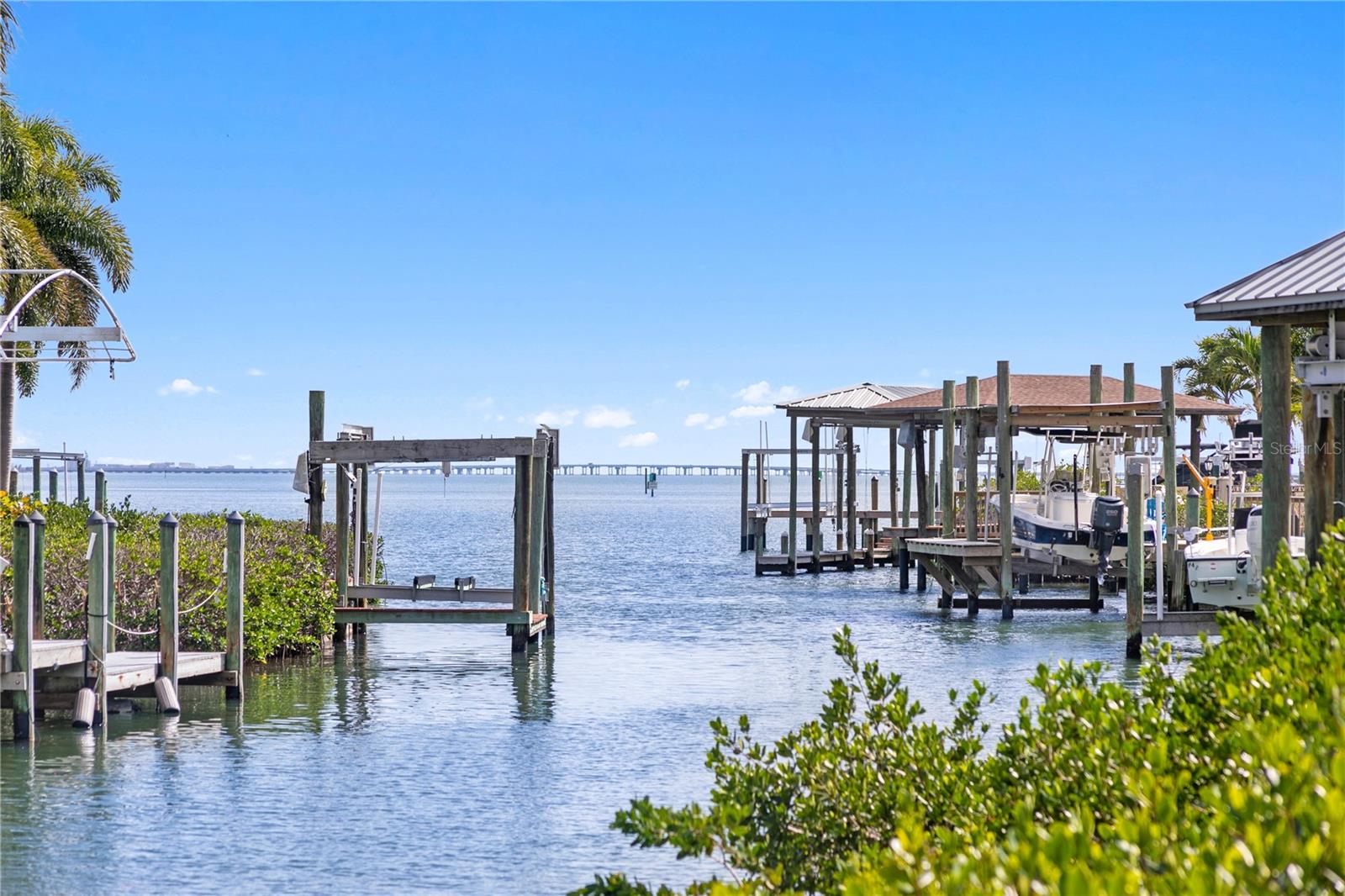 20 Minutes by Boat to St. Pate