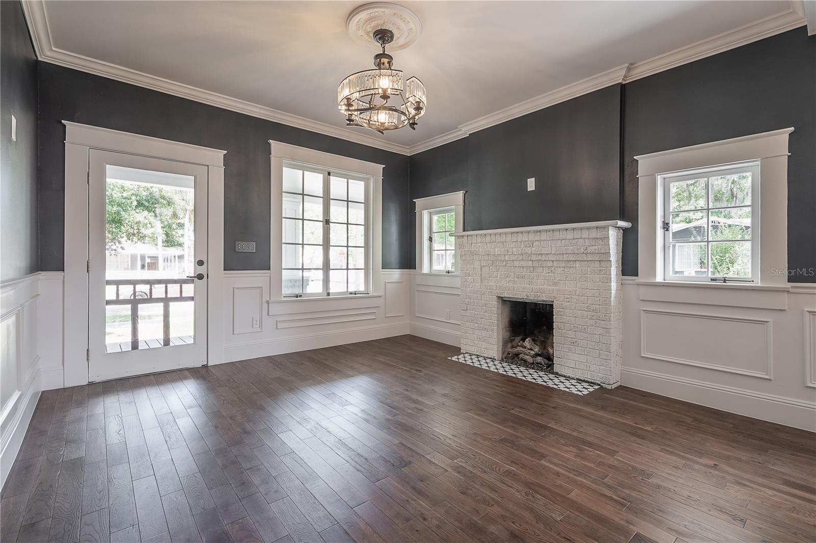 Living and dining room (unfurnished)