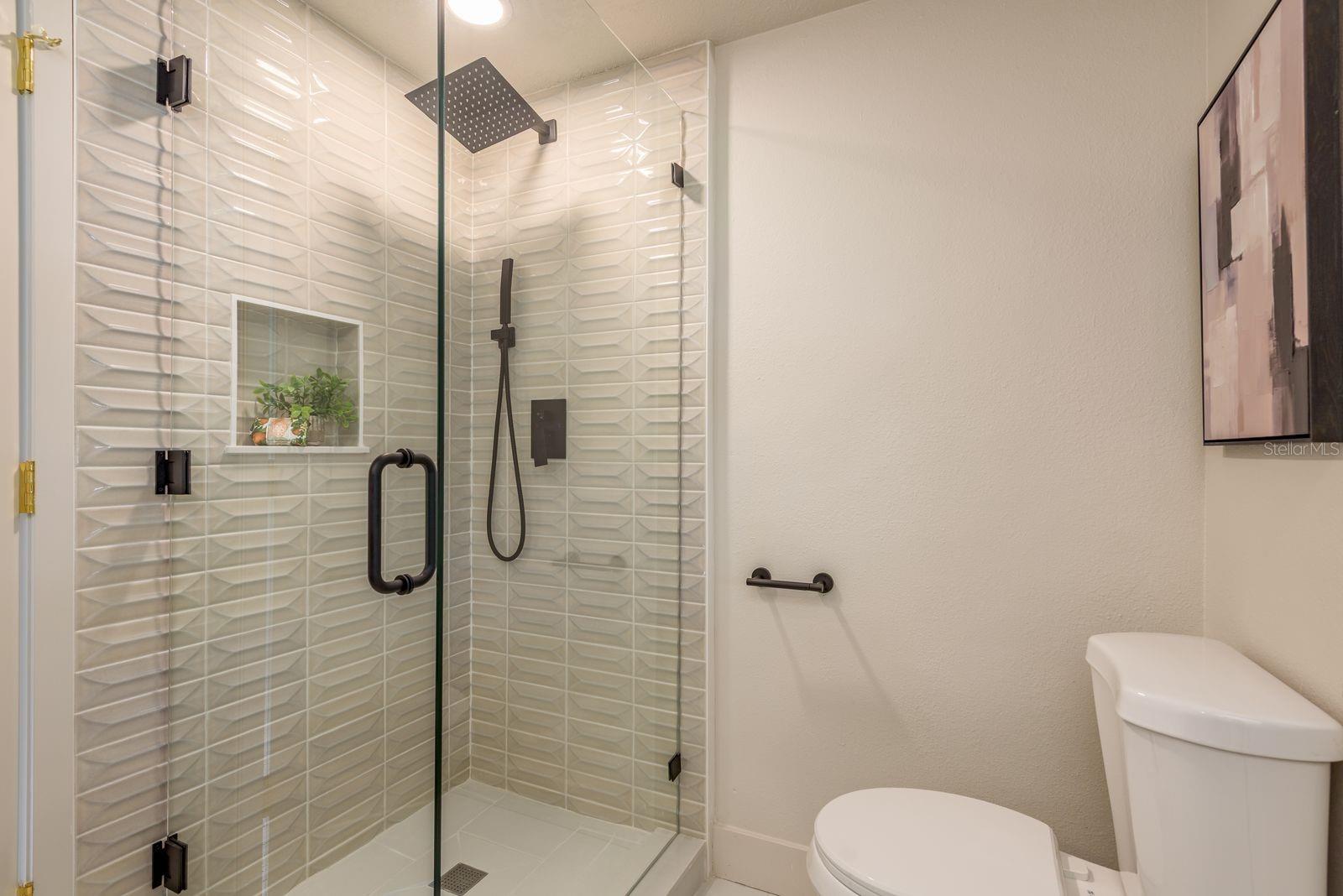 guest bedroom 2 shower