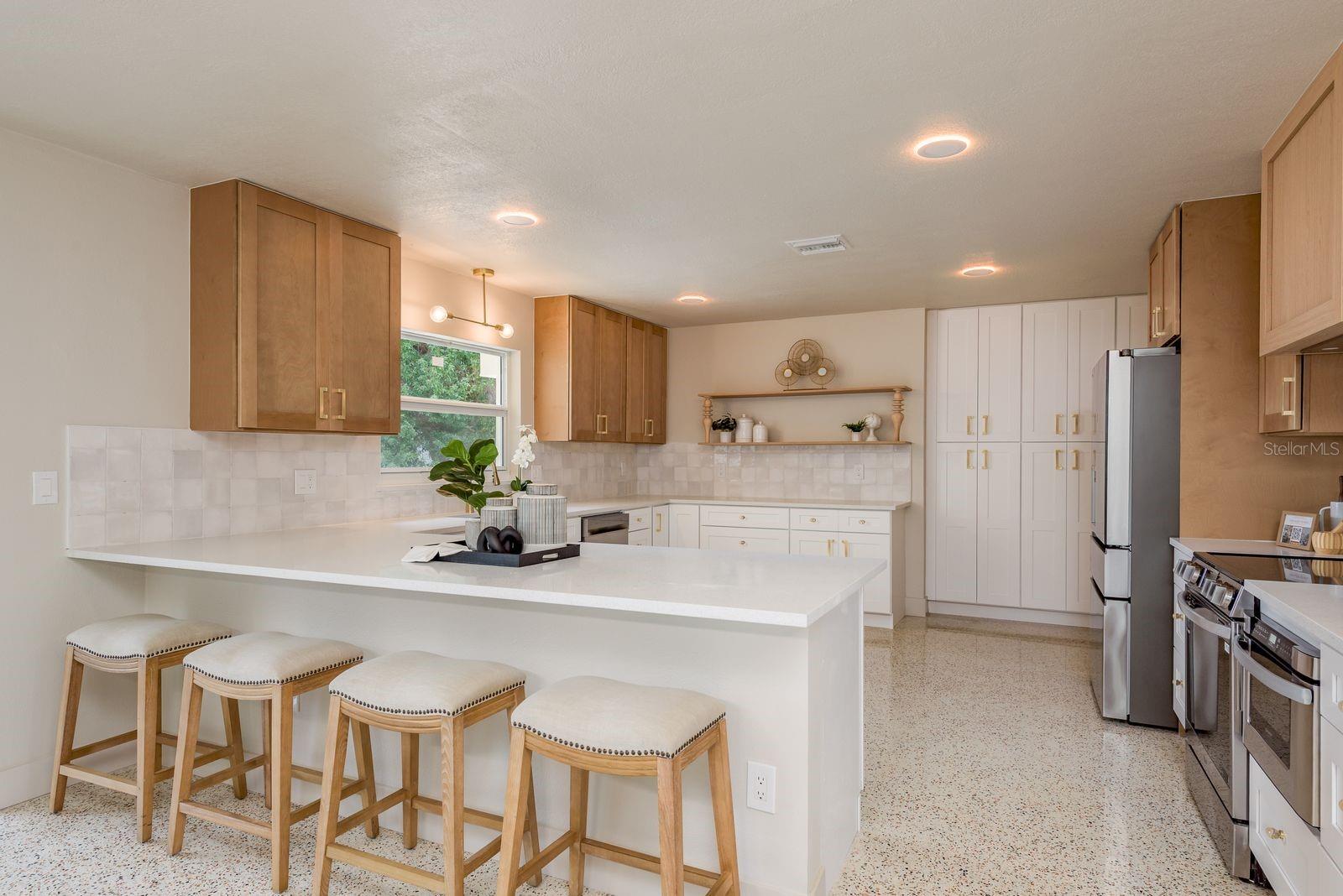 Chef's kitchen and bar