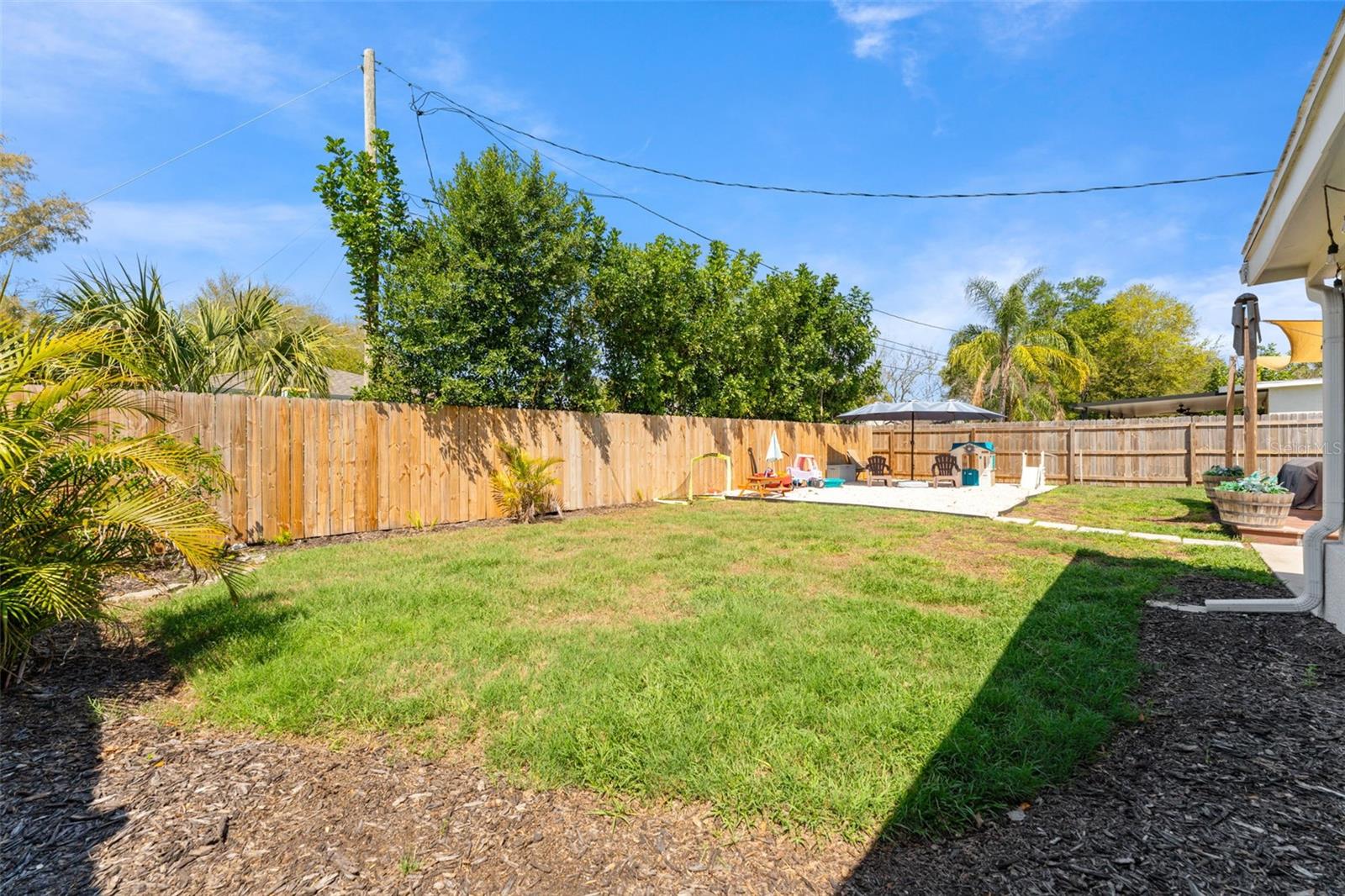 Nicely landscaping backyard