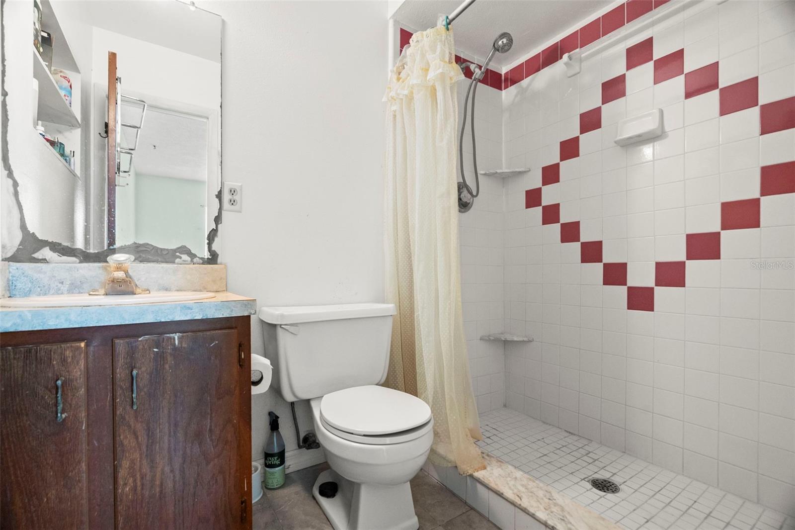 Primary ensuite bathroom.