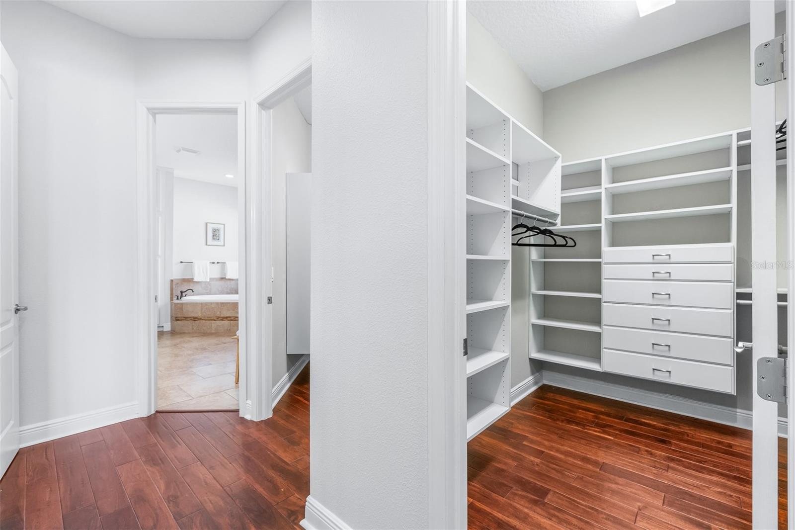 Walk-in Primary Custom Closets