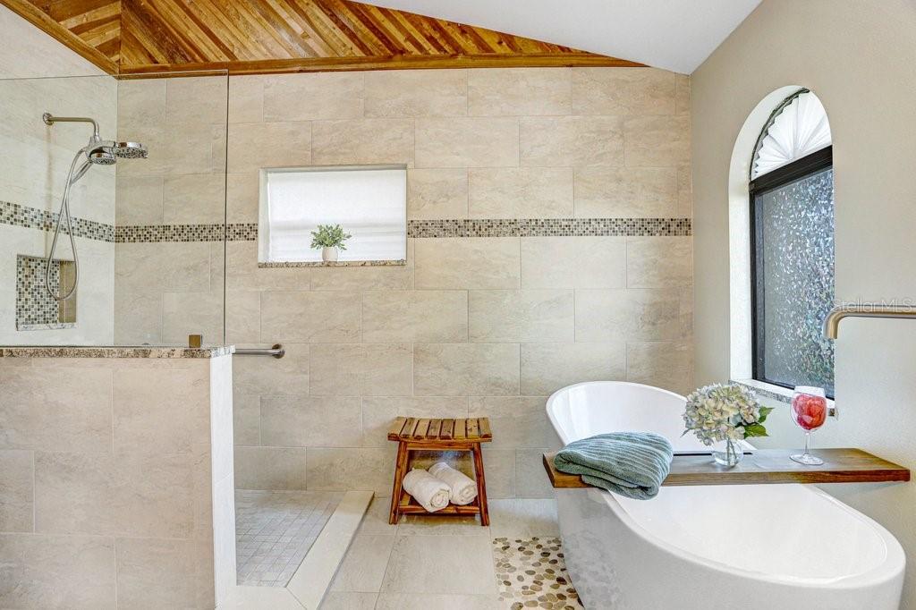 Ensuite Updated Primary Bathroom