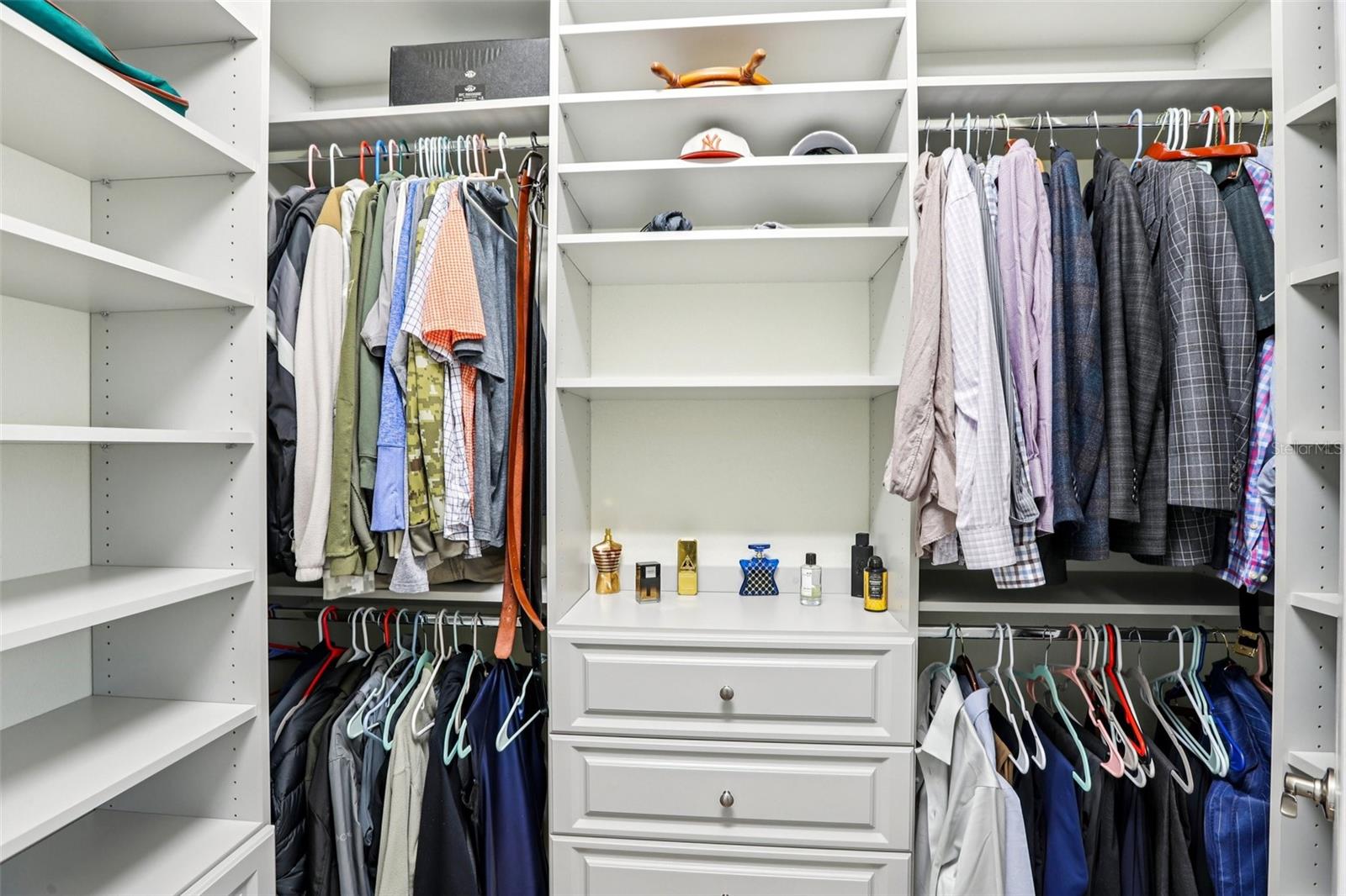 Primary Closet (1/2)