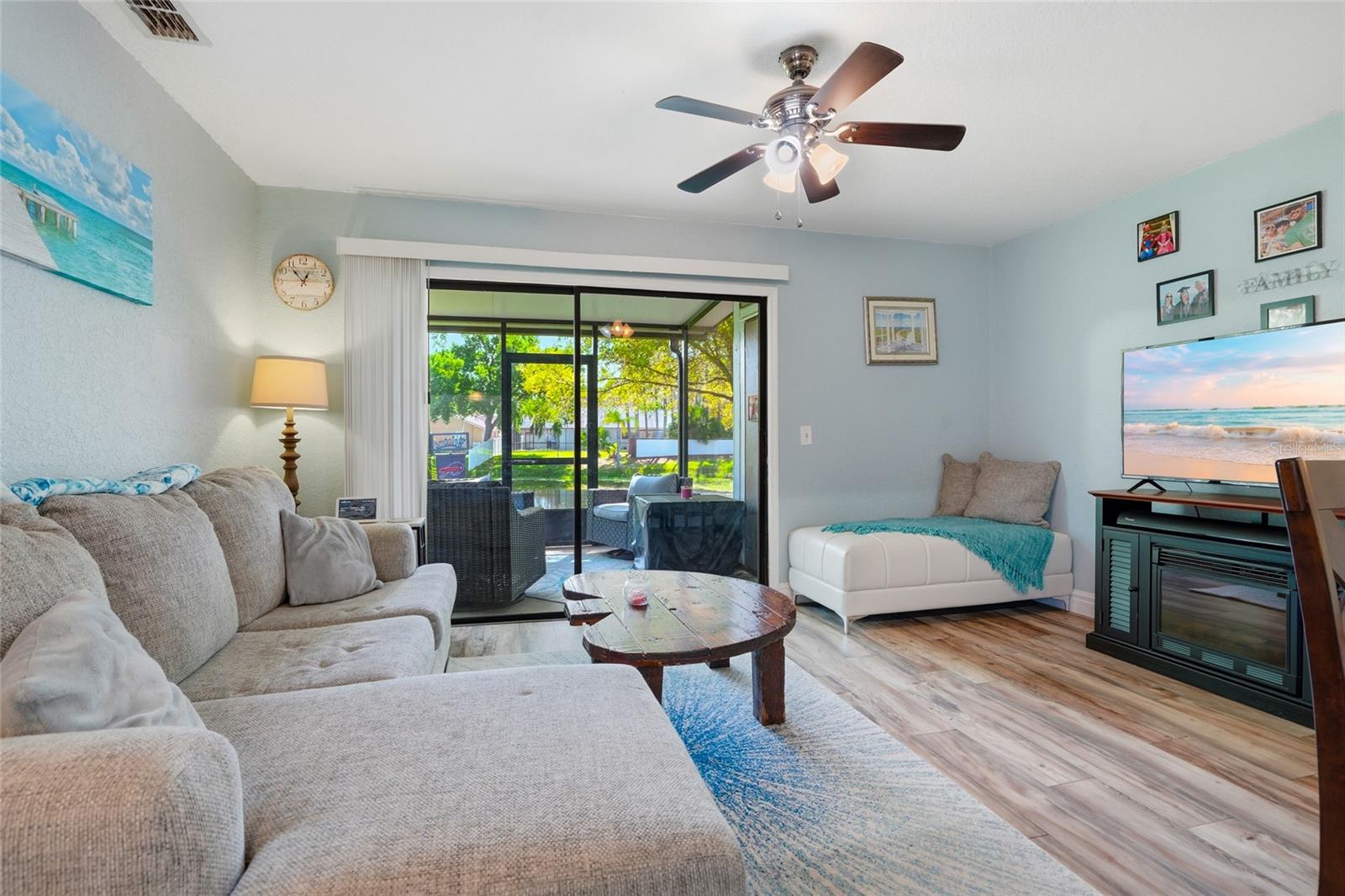 Family Room Leading To Lanai