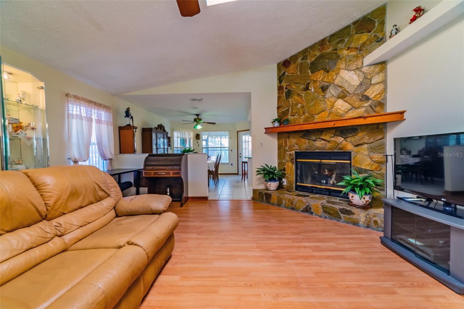 LIVING ROOM WITH FIREPLACE