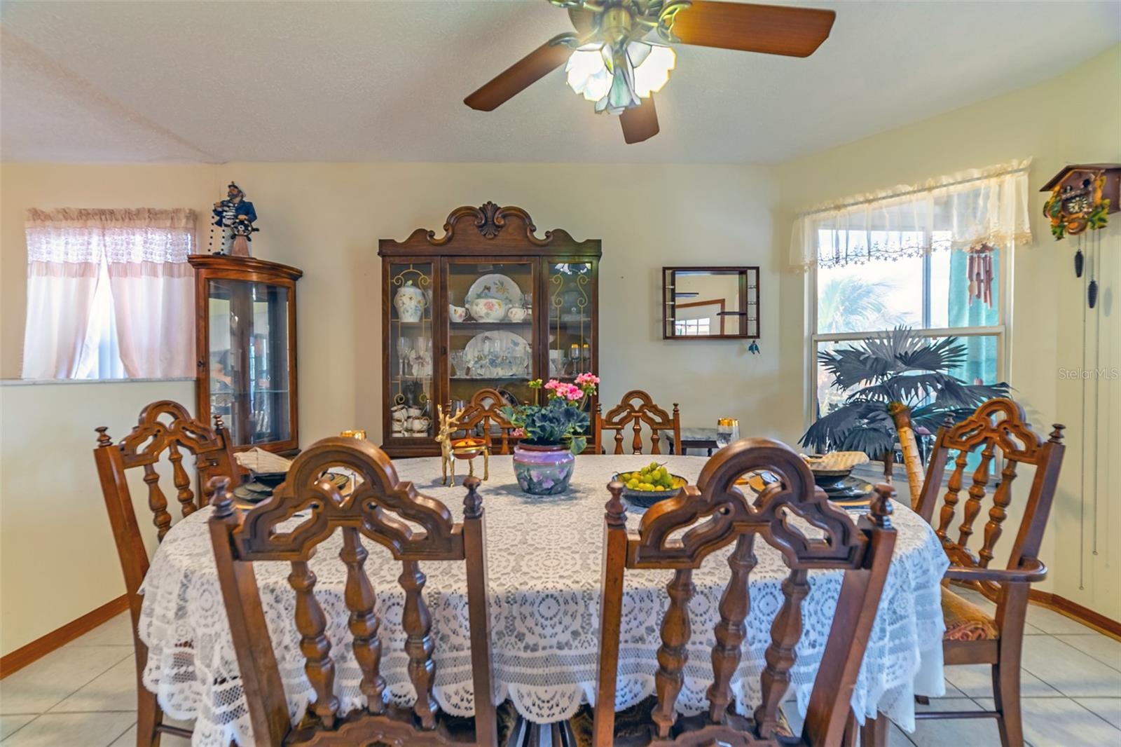 DINING AREA BY KITCHEN