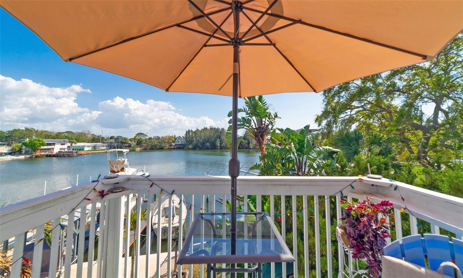 DECK ON SECOND FLOOR