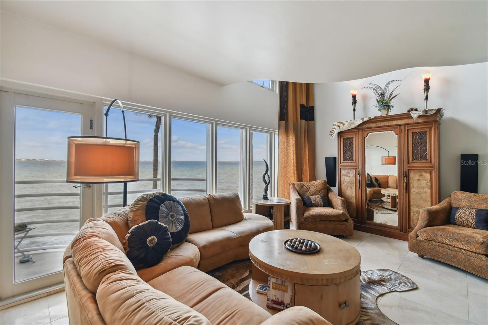 2nd floor living room