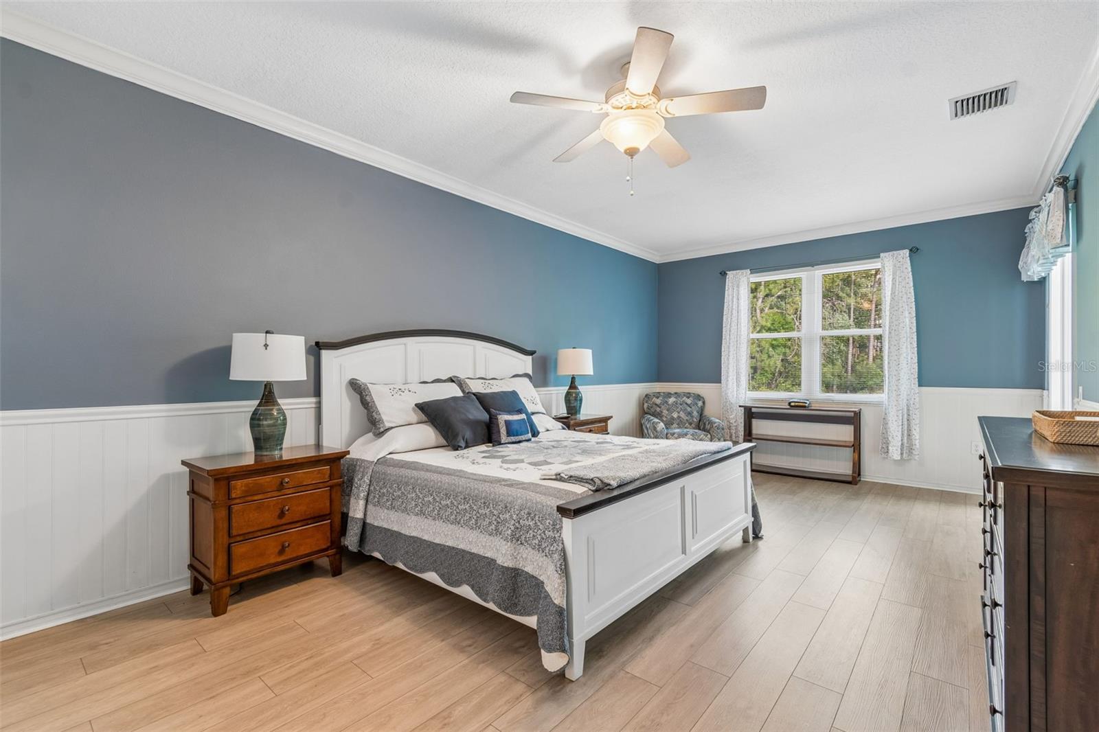 Large primary bedroom