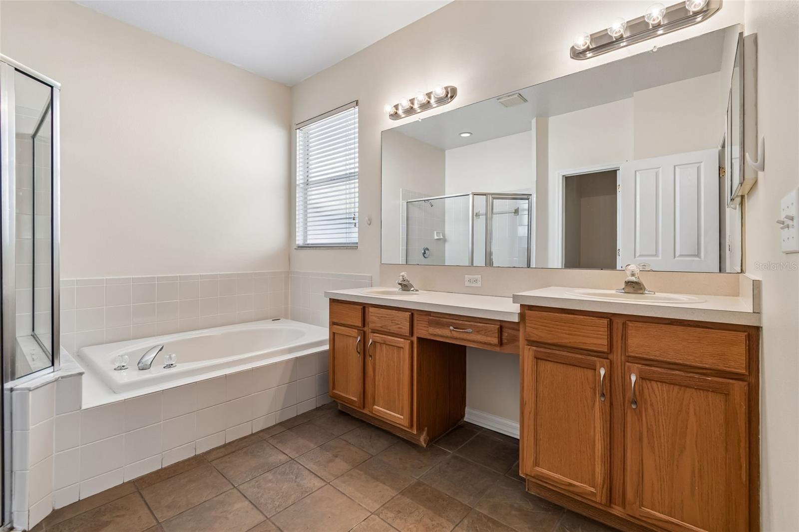 Large master bath!