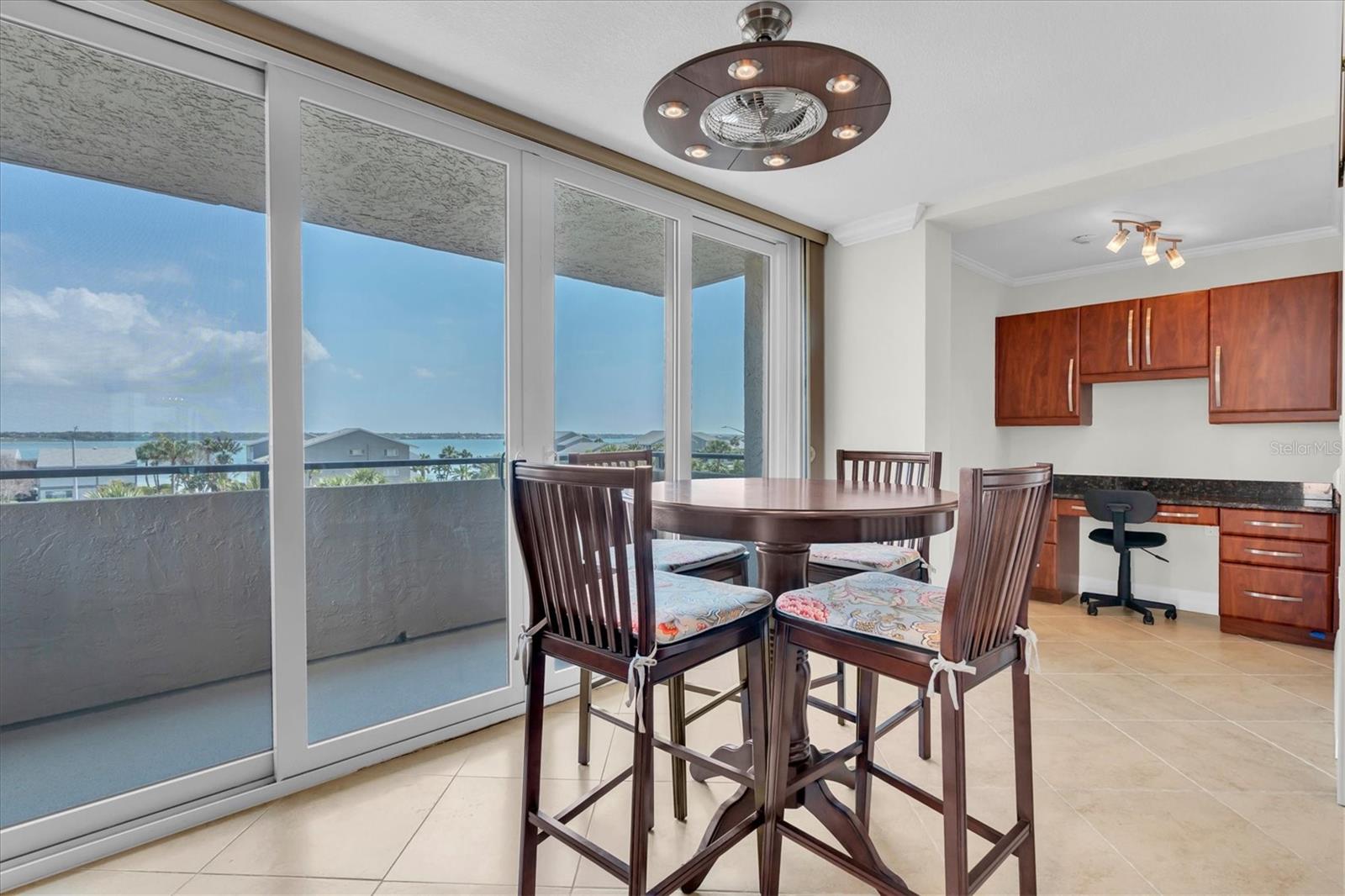 Bonus office space - balcony with intracoastal view