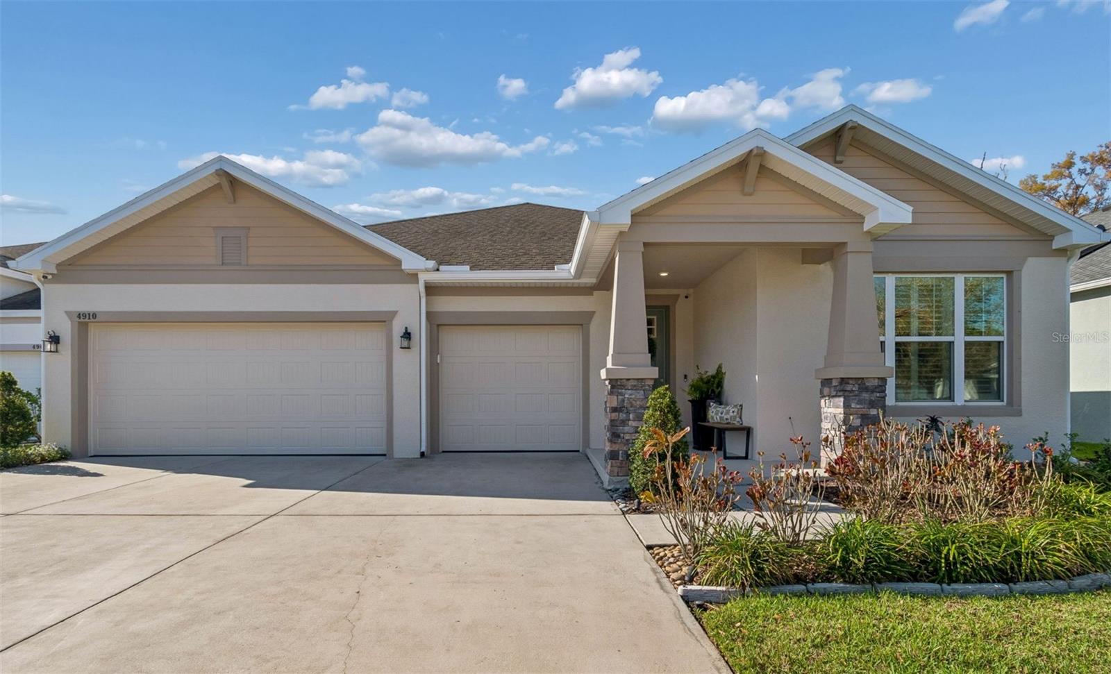 David Weekley POOL home in Lakeshore Oaks