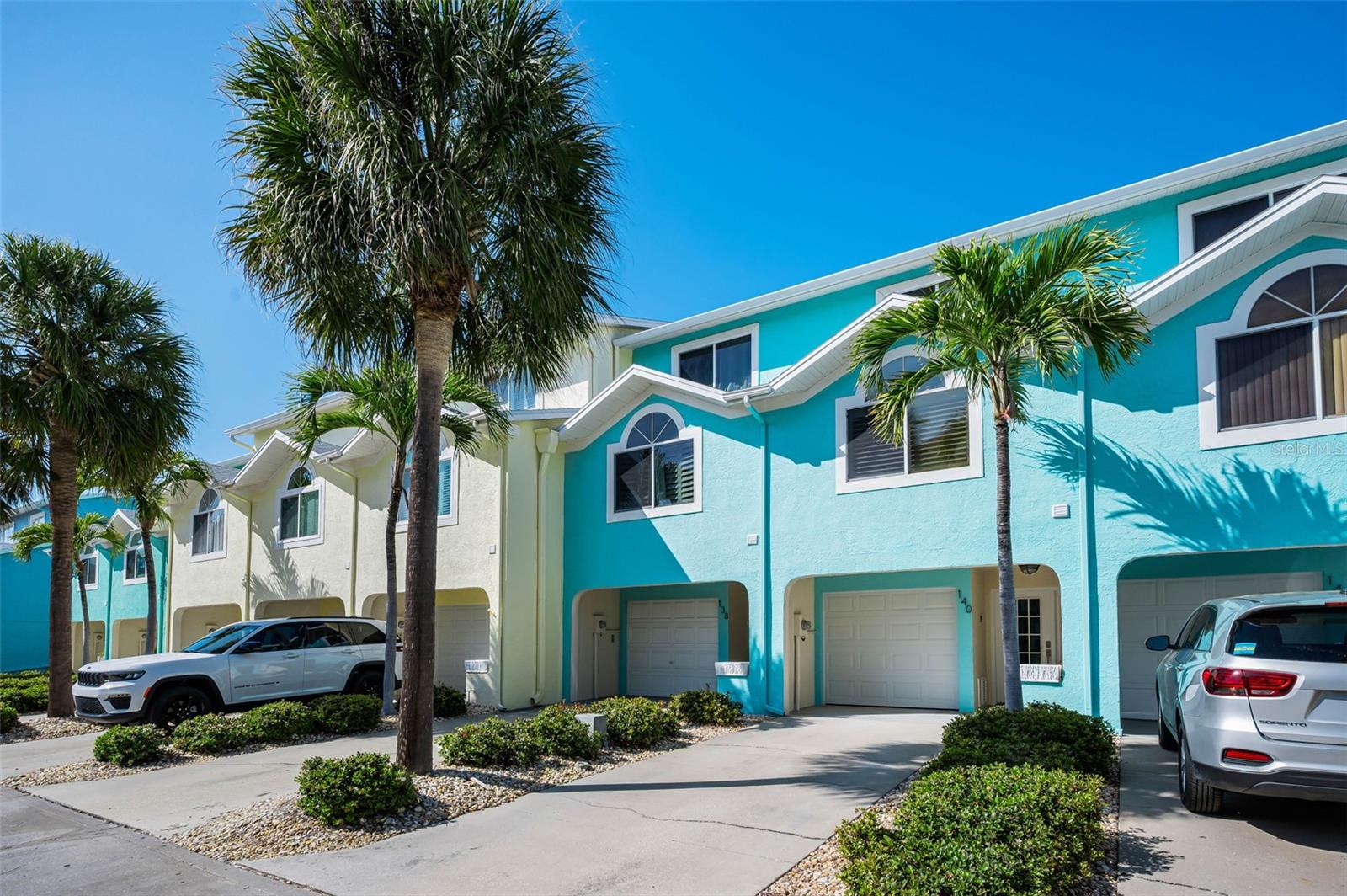 Enjoy the Beach life at Sunset Bay Townhomes along the Intracoastal Waterway!