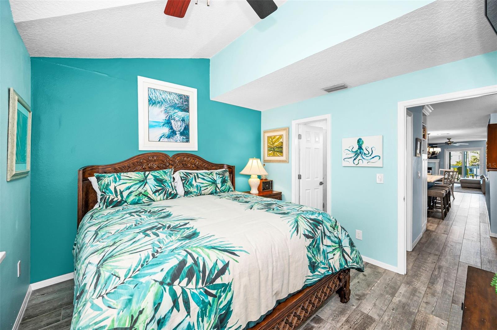 Full ensuite bath adjoining the main level bedroom