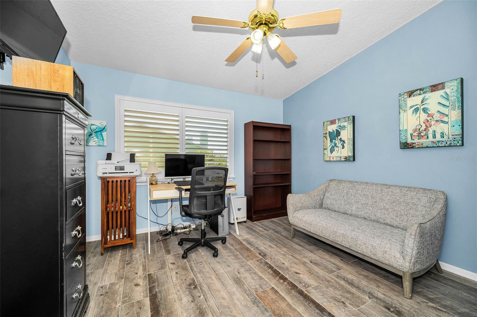 Secondary bedroom on the upper level