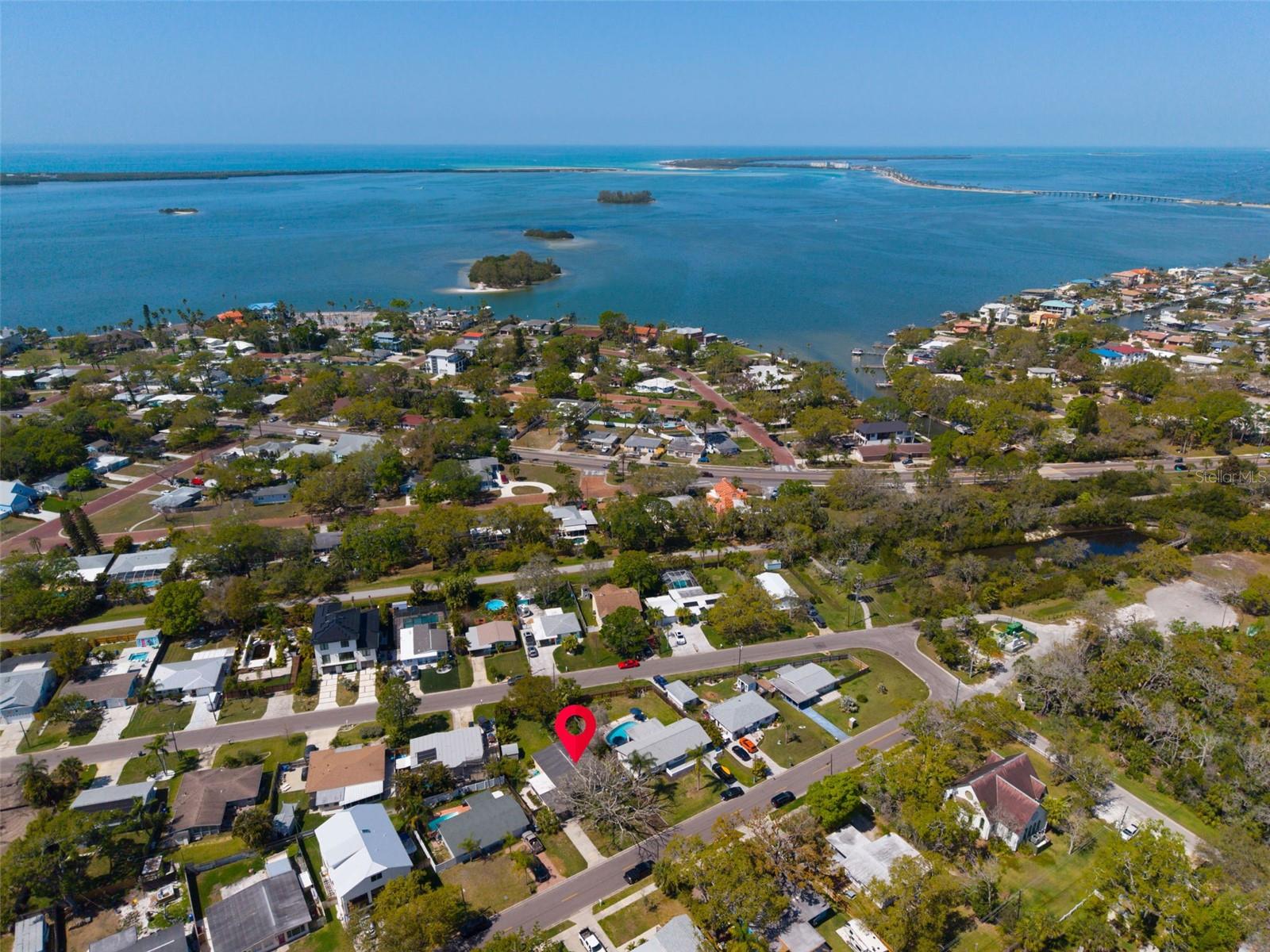 Unbeatable location to Honeymoon Island State Park, Downtown Dunedin, Pinellas Trail, & Hammock Park~