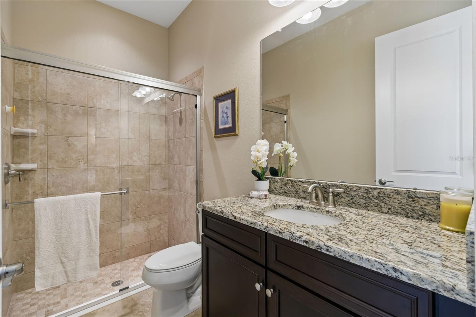 En Suite bath to bed 3