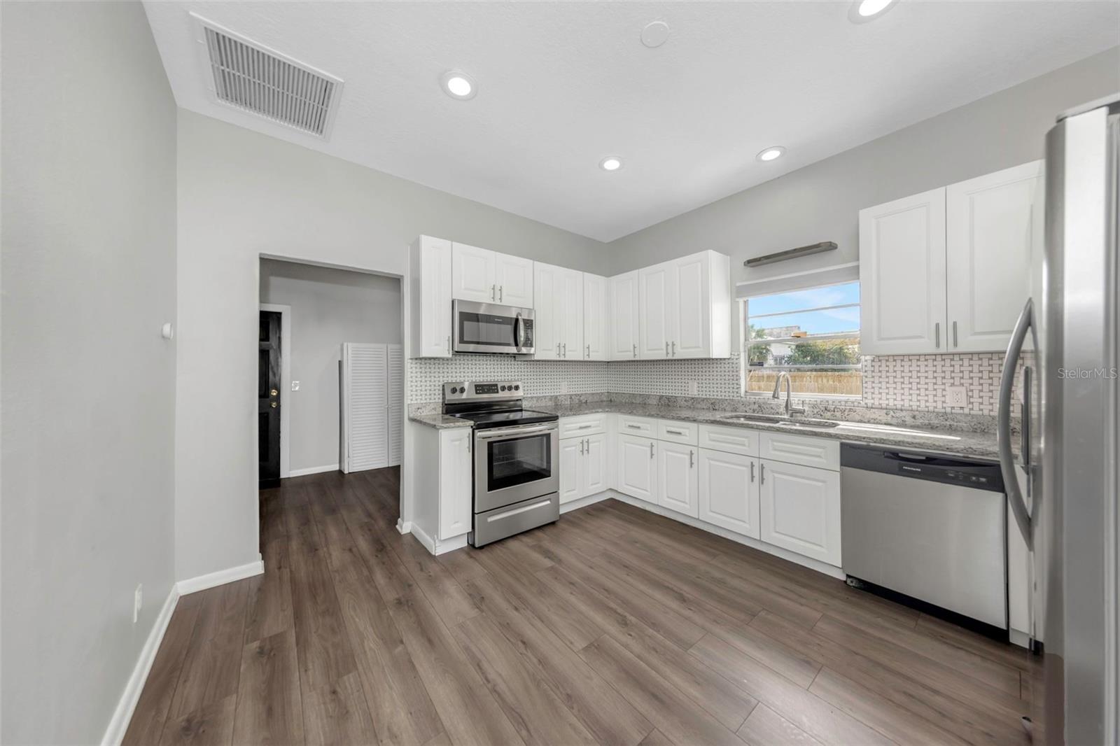 Kitchen - Left View