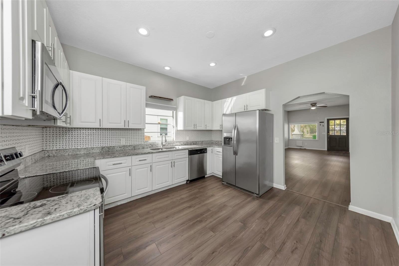 Kitchen - Right View
