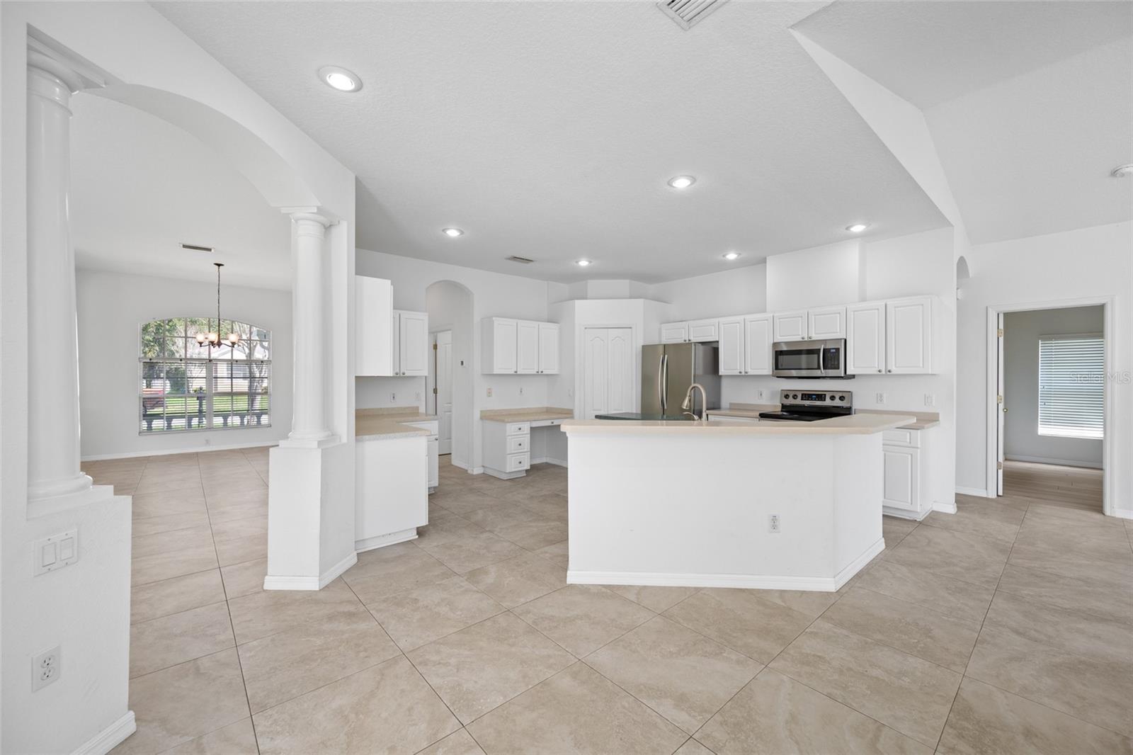 Island Snack Bar has Deep sink and Dishwasher