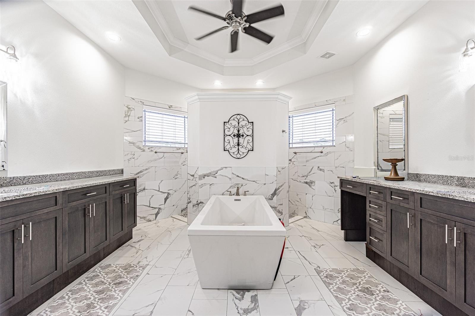 Luxurious Bath enuite with Soaking tub