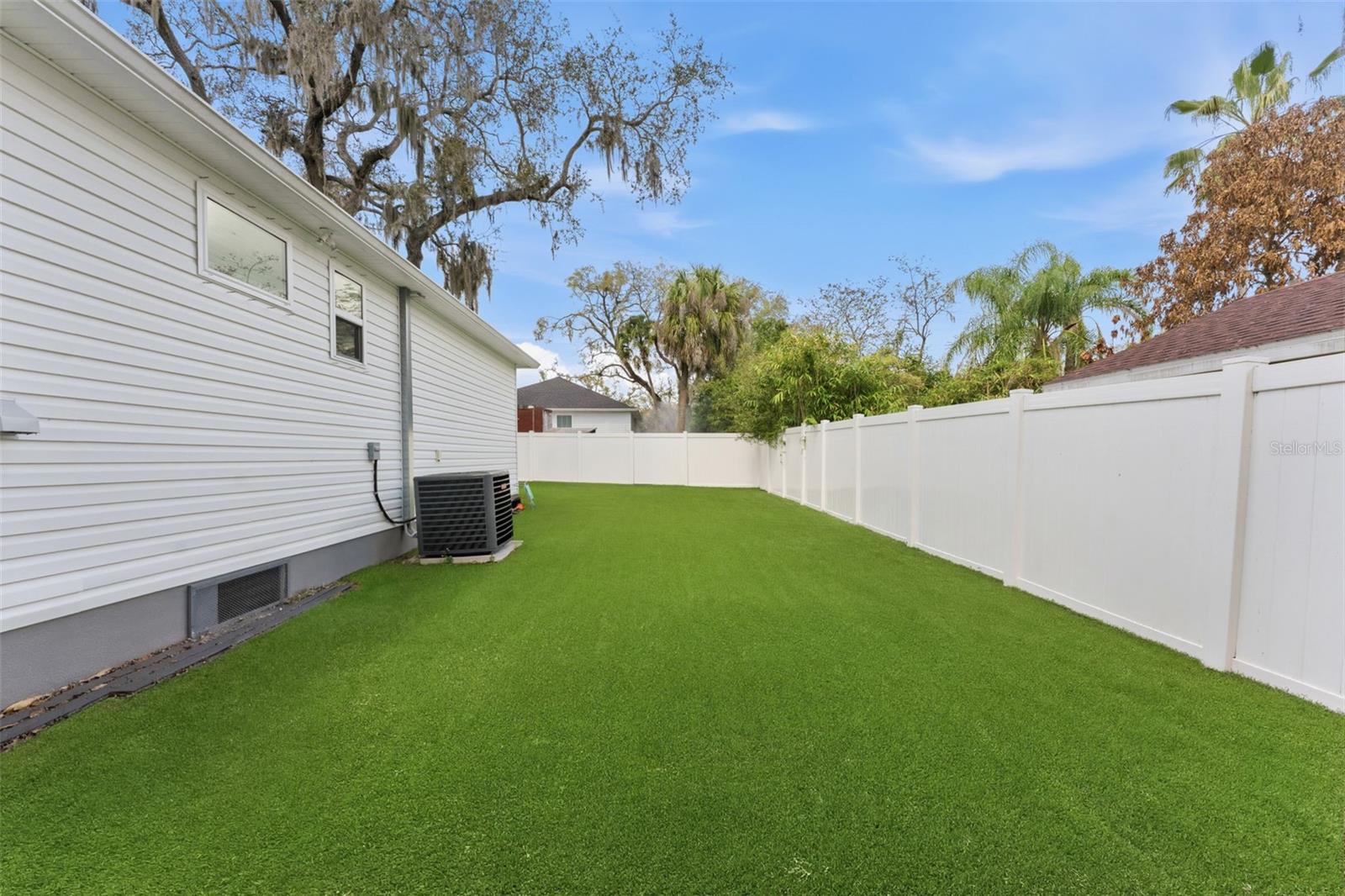 Wide lot with lots of room on the sides too