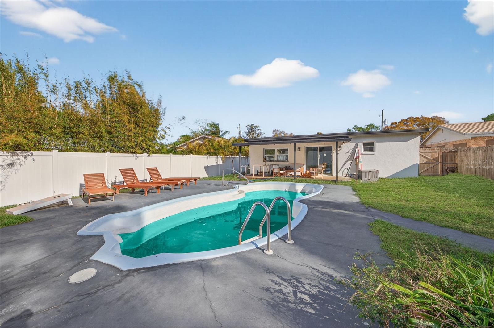 Virtually staged outdoor pool