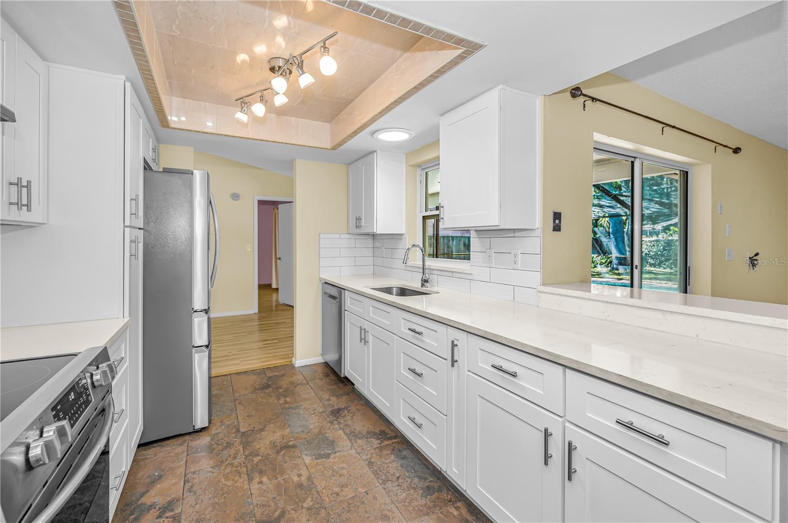 Fully remodeled kitchen with quartz countertops