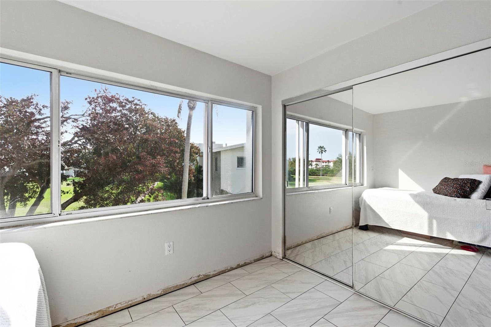 Flex Space with Closet