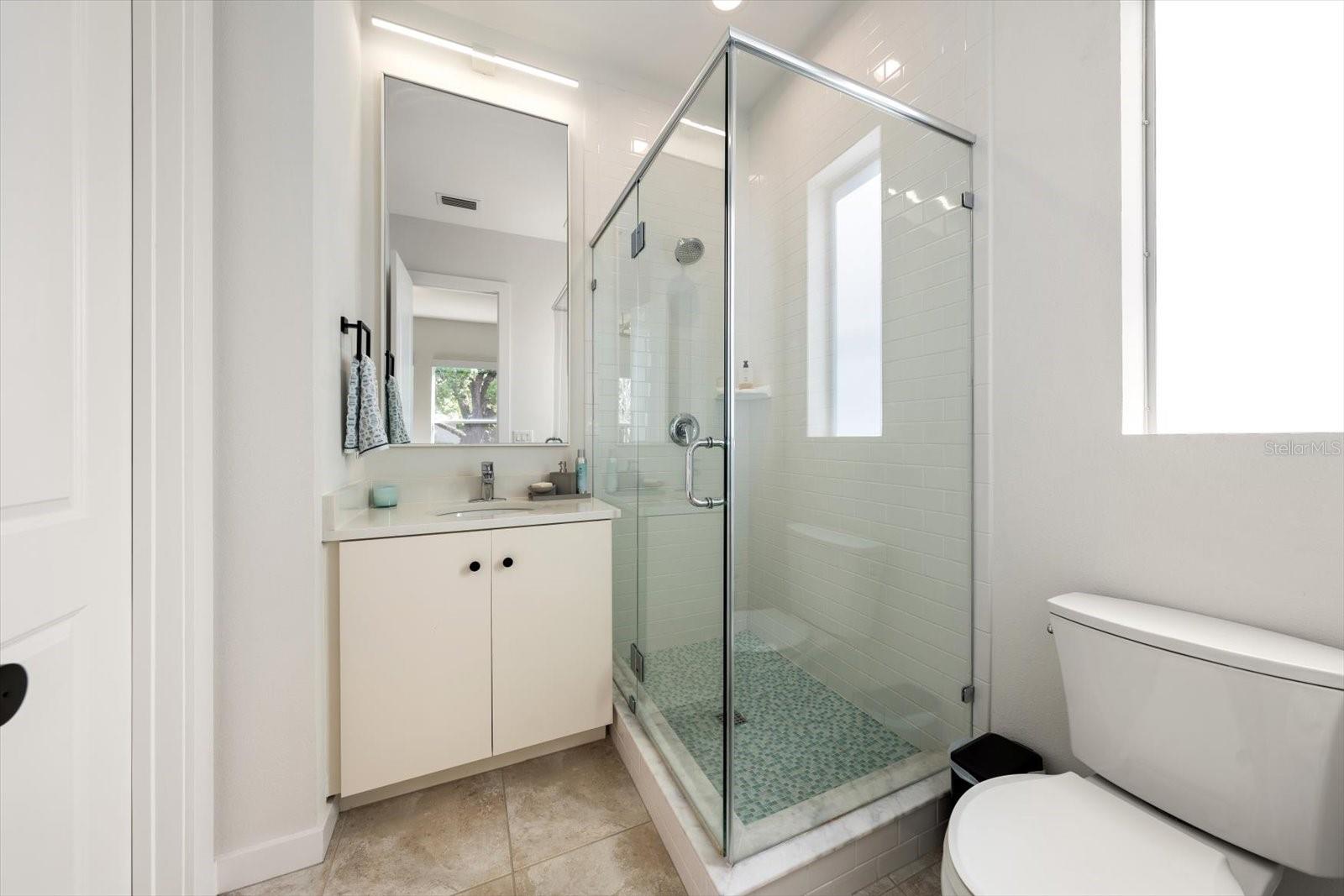 bedroom #2 en-suite bath